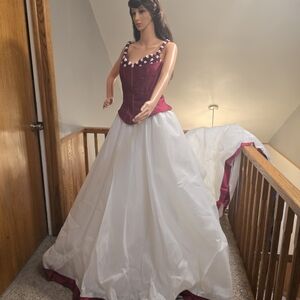 Jan Stuart Elegant Burgundy and Off-White Wedding Dress SIZE 16